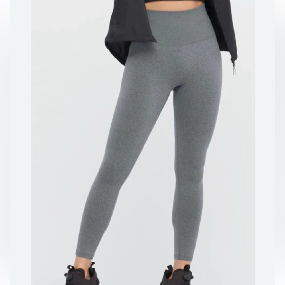 Uniqlo AIRism Charcoal Leggings 🩶